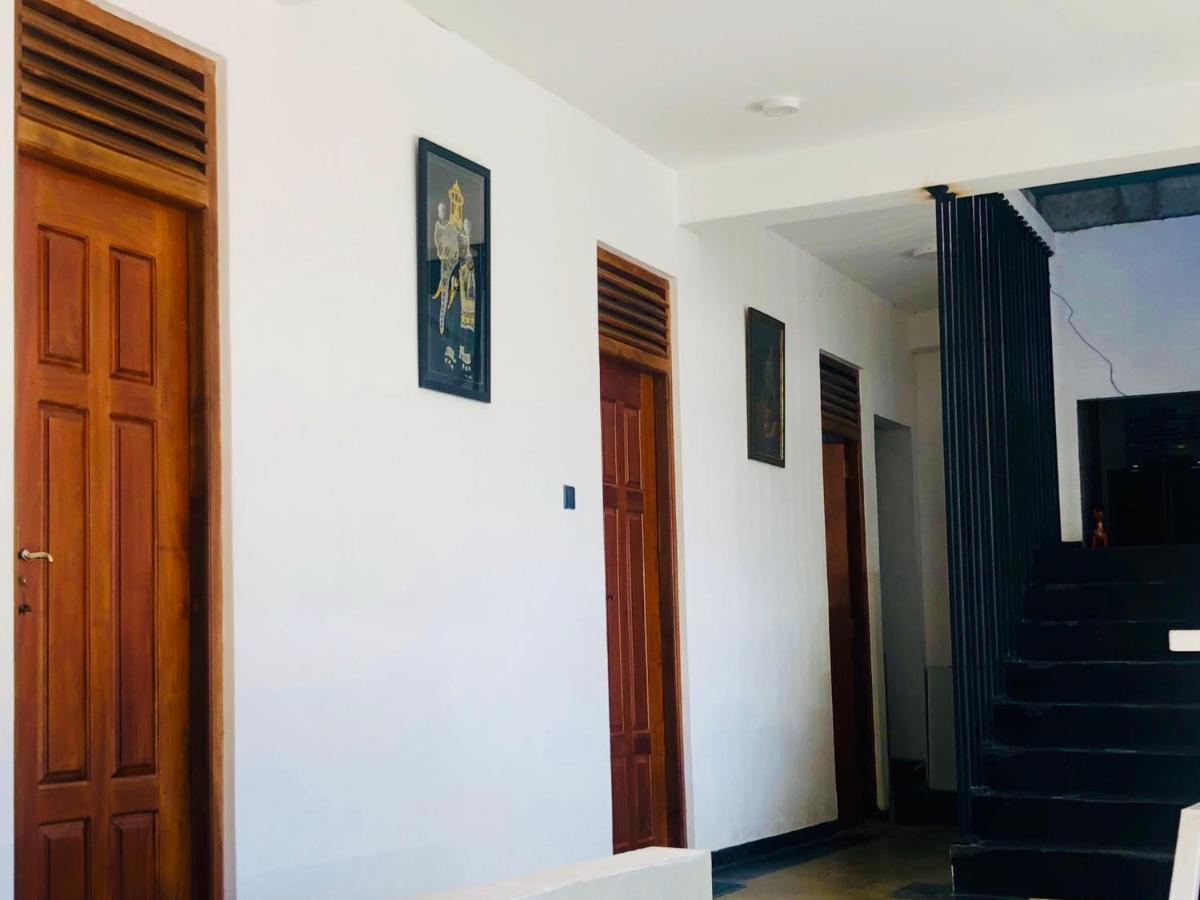 Vinish Inn Nallathanniya Exterior foto
